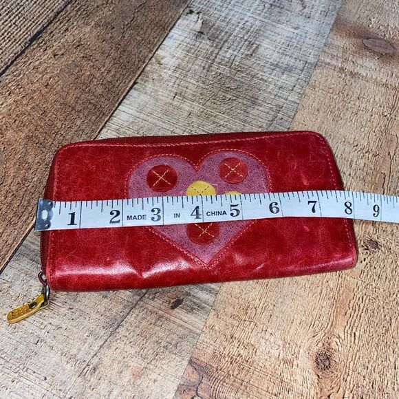 Fossil red leather heart zip around wallet womens. - Picture 8 of 11